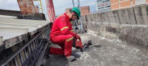 lienas de vida trabajador en alturas ansi